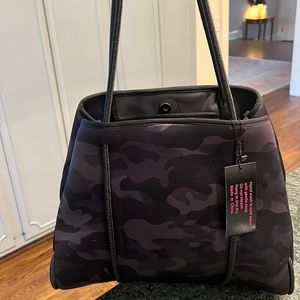 NWT HAUTE SHORE Bag - Camo / Black